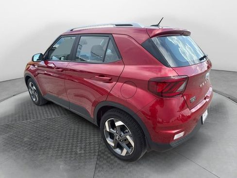 Used 2024 Hyundai Venue Limited image 5