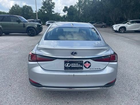 Used 2019 Lexus ES 300h w/ Premium Package FWD image 3