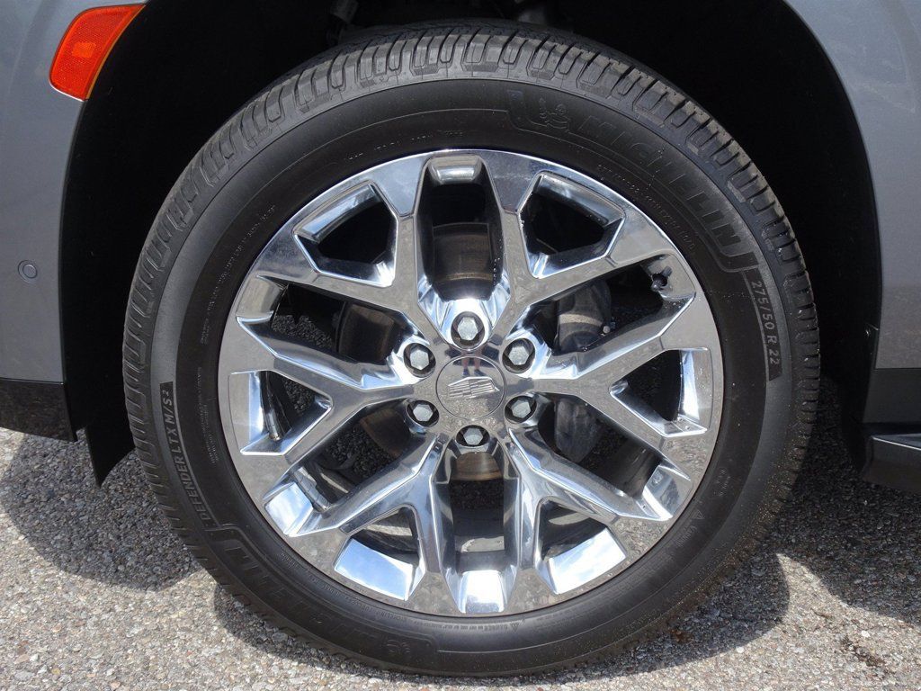 Used 2021 Cadillac Escalade Premium Luxury AWD/4WD image 28
