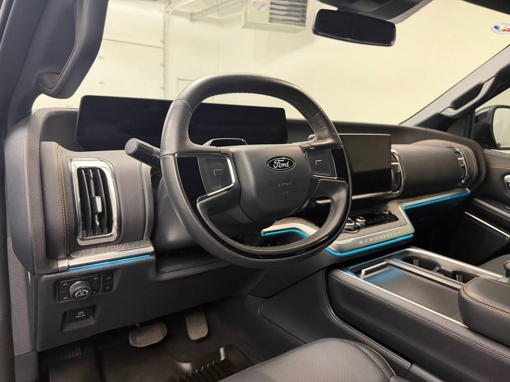 Used 2025 Ford Expedition Tremor AWD/4WD image 4