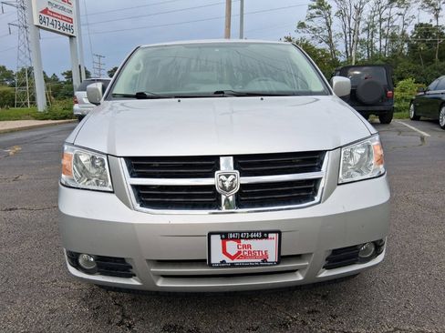 Used 2008 Dodge Grand Caravan SXT w/ Family Value Group FWD image 2