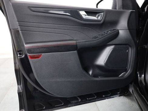 Certified 2025 Ford Escape ST-Line AWD/4WD image 24