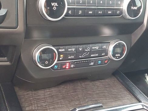 Used 2020 Ford Expedition Max Limited image 20
