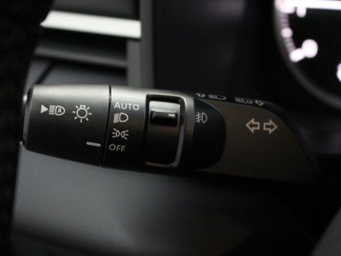 New 2025 Mitsubishi Outlander SE image 11