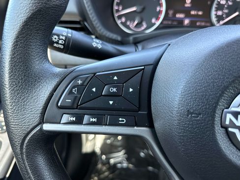 Used 2024 Nissan Sentra SV FWD image 24