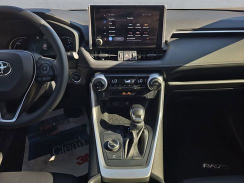 Used 2023 Toyota RAV4 XLE Premium image 3