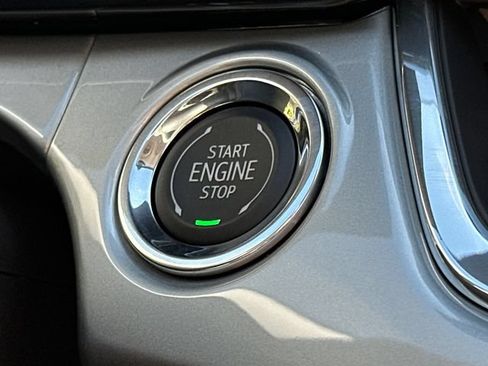 New 2026 Chevrolet Trax LT w/ LT Convenience Package FWD image 28