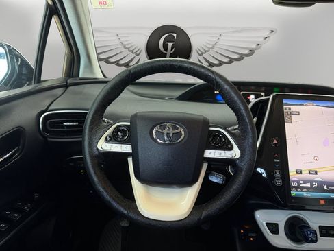 Used 2018 Toyota Prius Prime Advanced w/ Carpet Mat Package FWD image 12