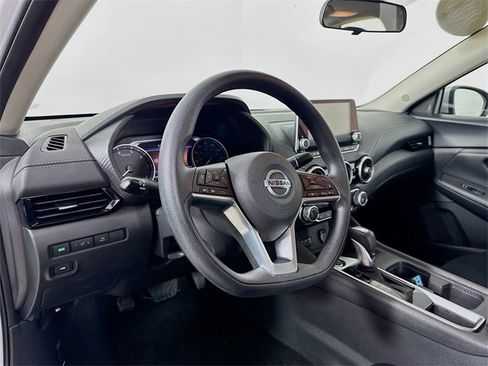 Used 2023 Nissan Sentra SV image 9