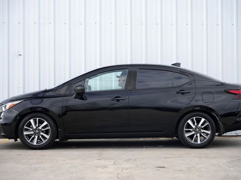 Used 2021 Nissan Versa SV image 8