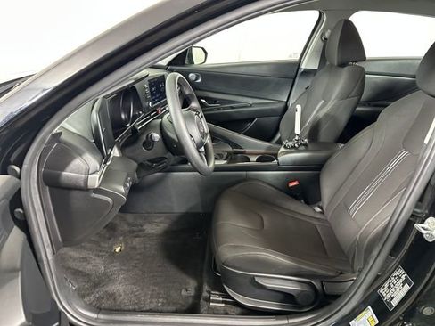 Used 2022 Hyundai Elantra Blue image 11