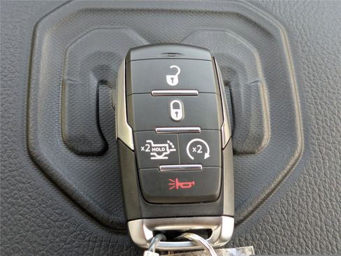 New 2026 RAM 2500 Laramie AWD/4WD image 31