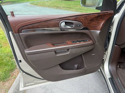 Used 2013 Buick Enclave Premium AWD/4WD image 15
