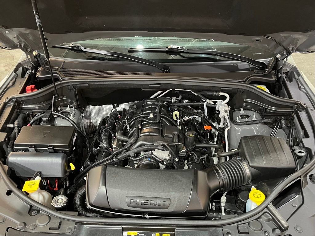 Used 2025 Dodge Durango R/T AWD/4WD image 6