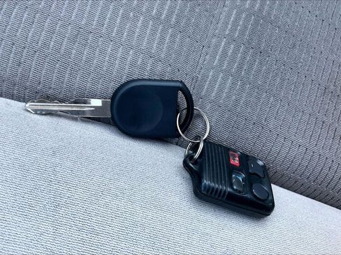 Used 2006 Ford Explorer XLT image 11