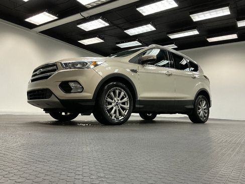 Used 2017 Ford Escape Titanium image 2
