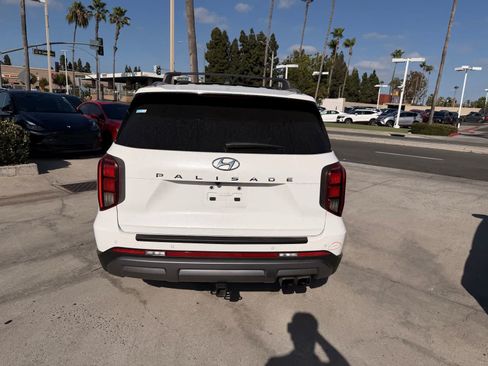 Used 2024 Hyundai Palisade SEL FWD image 3