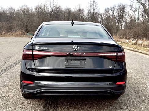 Used 2025 Volkswagen Jetta SE image 41