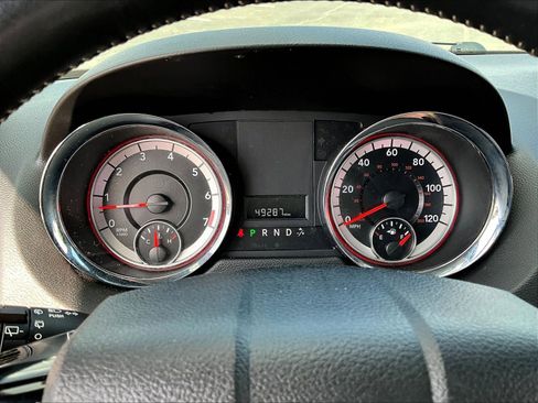 Used 2020 Dodge Grand Caravan SXT FWD image 13