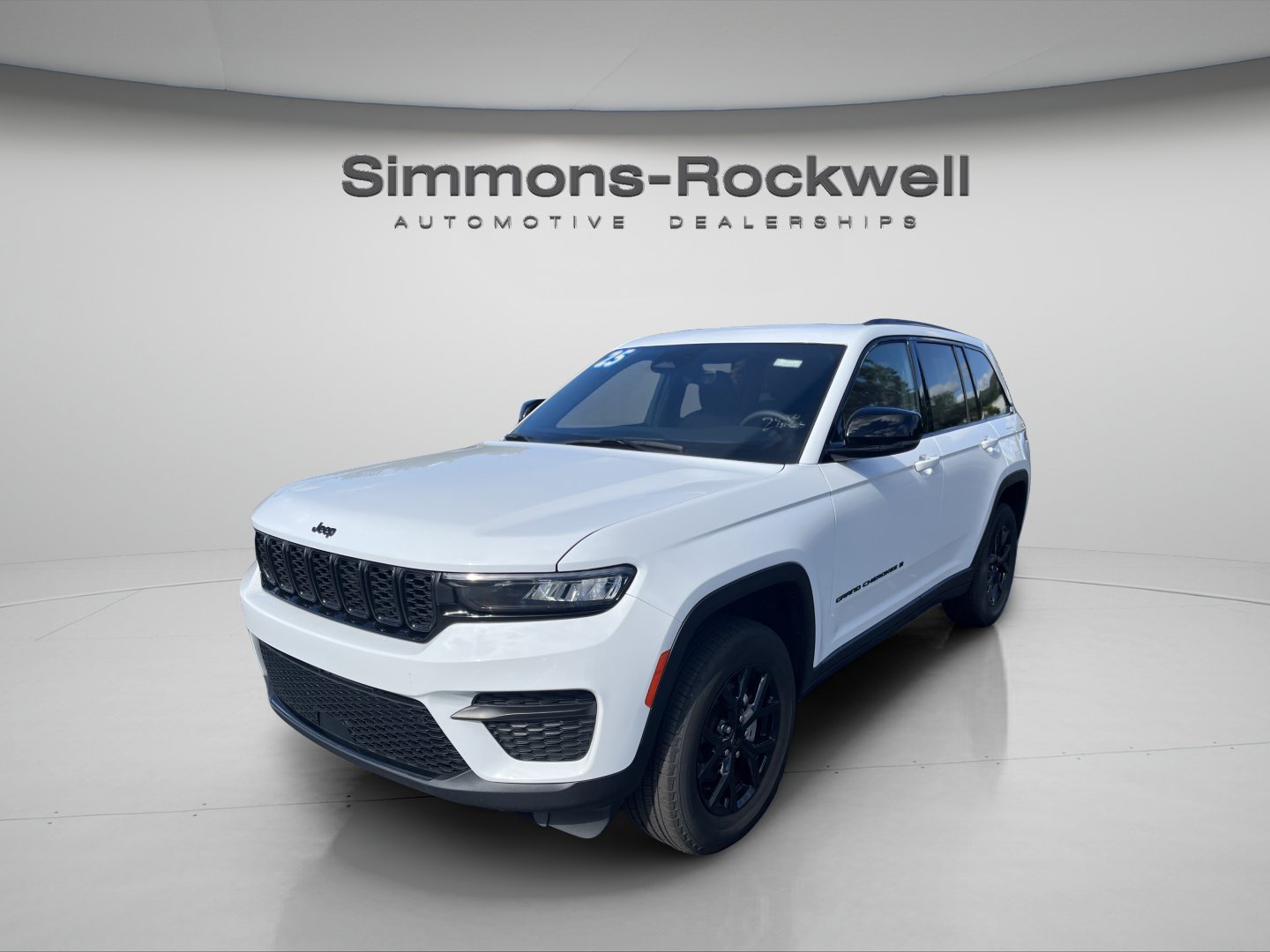 Used 2025 Jeep Grand Cherokee Altitude AWD/4WD image 1