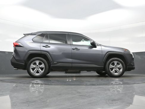 Used 2022 Toyota RAV4 LE AWD/4WD image 31