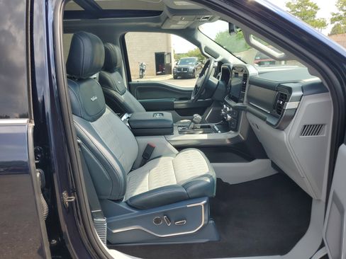 Used 2022 Ford F150 Limited image 9