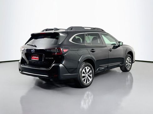 Used 2023 Subaru Outback Premium AWD/4WD image 5
