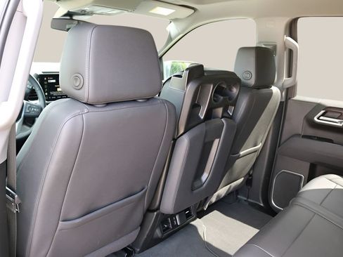 Used 2025 GMC Sierra 1500 SLT AWD/4WD image 15