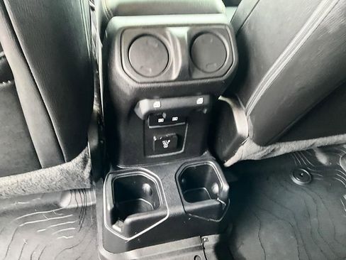 Used 2021 Jeep Gladiator Overland AWD/4WD image 28