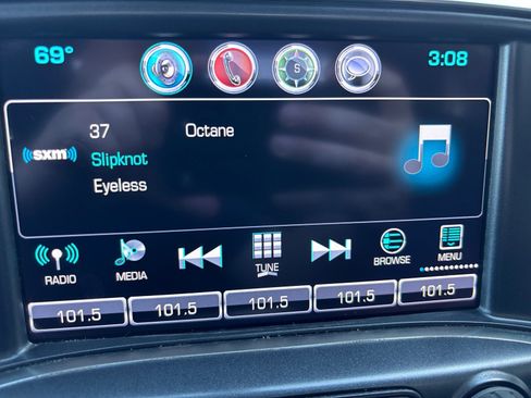 Used 2017 Chevrolet Silverado 1500 LT w/ Midnight Edition image 33