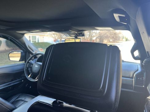 Used 2018 Ford Expedition Limited w/ Equipment Group 301A image 25