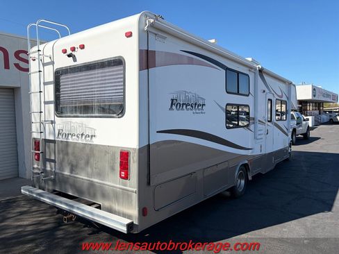 Used 2011 Ford E-450 and Econoline 450 Super Duty w/ Motorhome Prep Pkg image 8