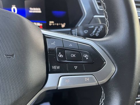 Used 2022 Volkswagen Tiguan SE AWD/4WD image 24