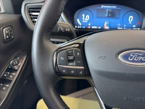 Certified 2024 Ford Escape Platinum AWD/4WD image 31