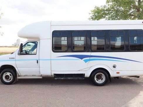 Used 2008 Ford E-350 and Econoline 350 Super Duty image 1