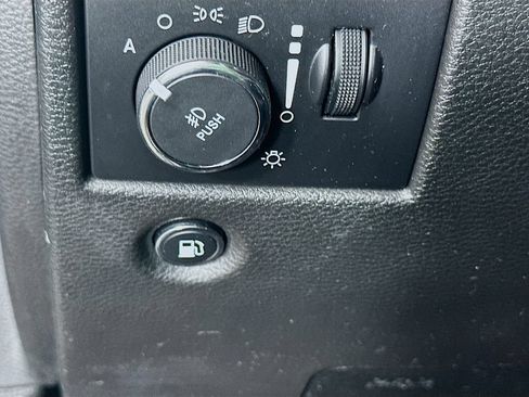 Certified 2019 Jeep Grand Cherokee Overland AWD/4WD image 15