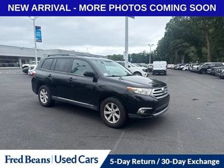 Used 2012 Toyota Highlander SE w/ Tow Pkg AWD/4WD video 1