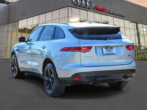 Used 2019 Jaguar F-PACE Premium image 2