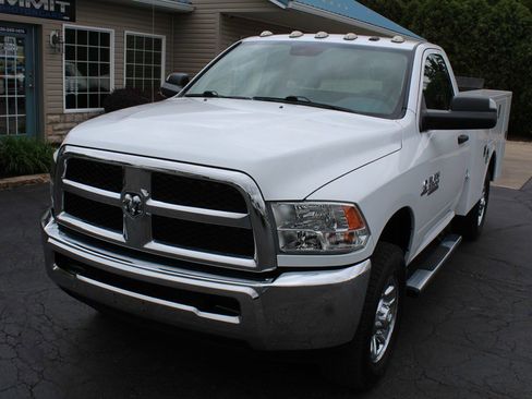 Used 2018 RAM 3500 Tradesman w/ Chrome Appearance Group AWD/4WD image 12