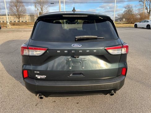 Used 2022 Ford Escape SE w/ SE Sport Appearance Package image 6