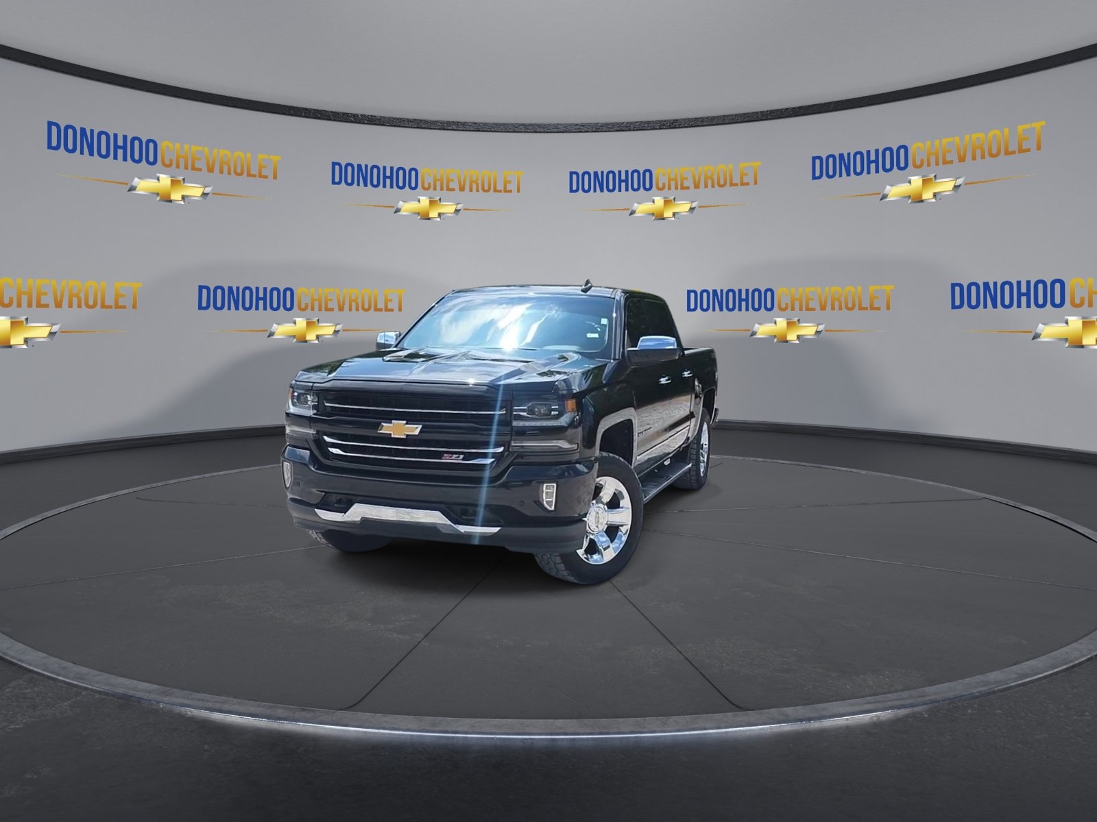 Used 2018 Chevrolet Silverado 1500 LTZ Z71 w/ LTZ Plus Package AWD/4WD image 7