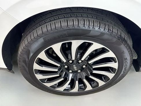 Used 2023 Lincoln Navigator L Black Label image 34