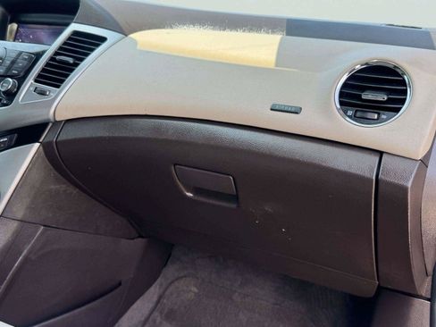 Used 2011 Chevrolet Cruze LTZ FWD image 56