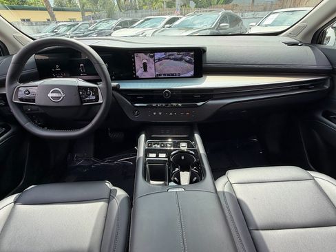 Certified 2025 Nissan Murano SL w/ Cargo Package AWD/4WD image 14