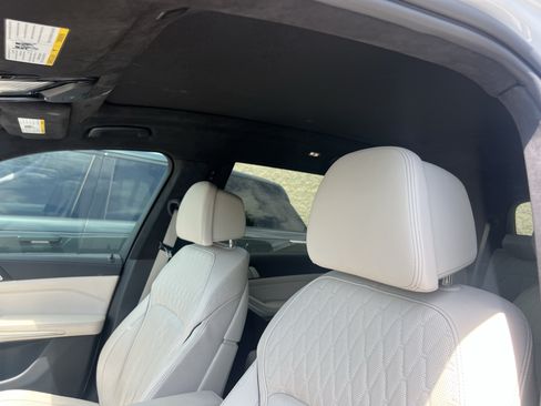 Used 2022 BMW X7 xDrive40i w/ M Sport Package AWD/4WD image 21