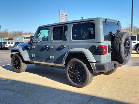 Used 2025 Jeep Wrangler Unlimited Sahara w/ Safety Group image 3