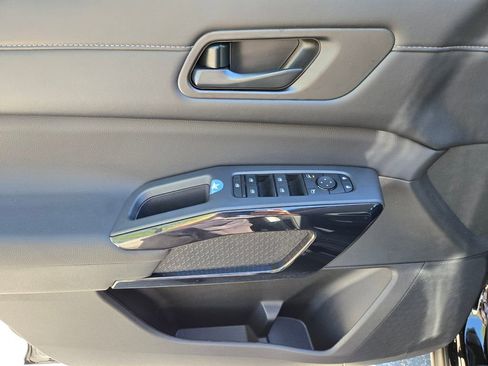 New 2026 Nissan Pathfinder SV w/ Cargo Package AWD/4WD image 10