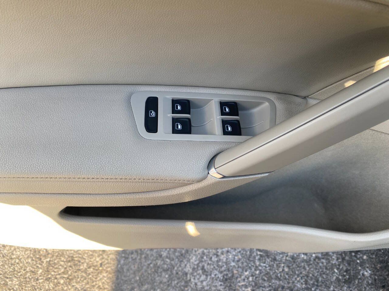 Used 2015 Volkswagen Golf TDI SE FWD image 12
