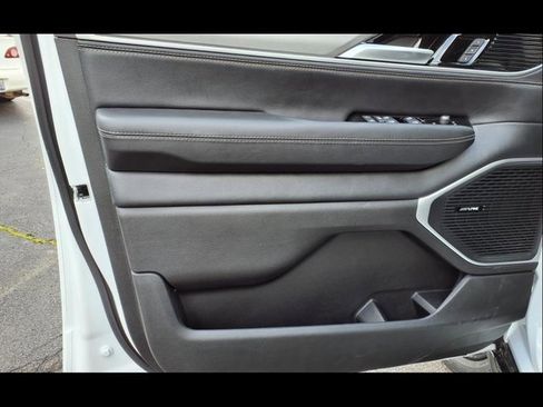 New 2025 Jeep Wagoneer L Series II w/ Convenience Group I image 7