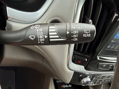 Used 2020 Chevrolet Traverse Premier image 24